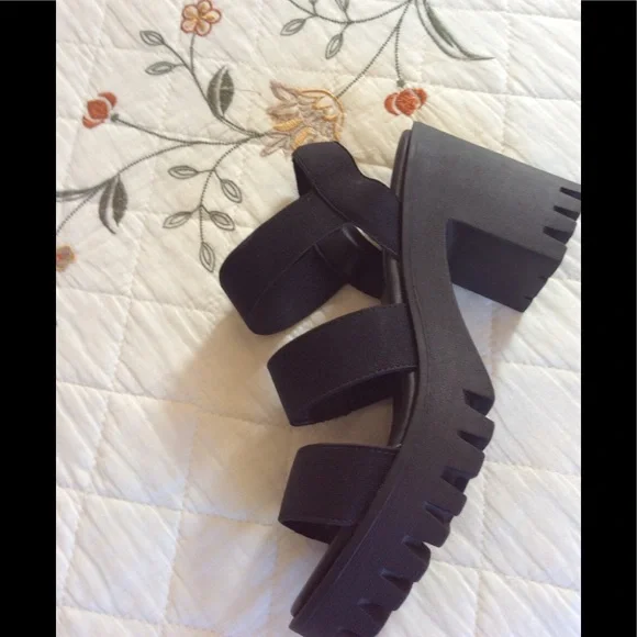 Madden Girl Sandals - Picture 4 of 4